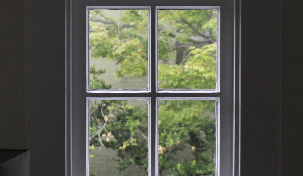 Så tätar du fönster och dörrar själv